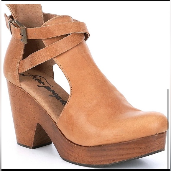 Free People Leather Cedar Clogs - Picture 3 of 16